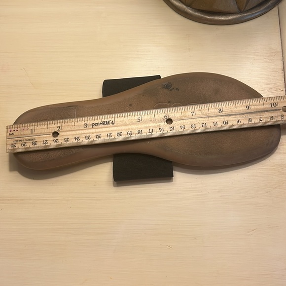 Adorable brown and black sandals - Picture 6 of 7